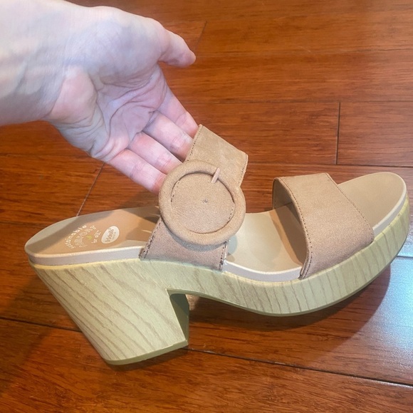 Dr. Scholl's Shoes, Womens beige tan Bayside Faux Suede Comfort Platform shoes - Picture 3 of 8